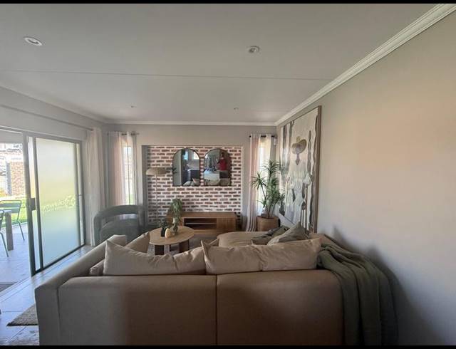 3 BEDROOM TOWNHOUSE FOR SALE IN LION PRIDE